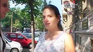 Adolescente Grávida Leva Foda Anal na Floresta