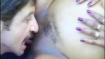 Africana Grávida Fodida por Velho Branco Magro no Rio