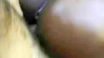 Garota Africana Grávida Desesperada Vendendo o Corpo pra Sobreviver