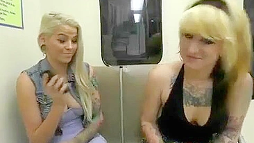 Violet Raye provoca no trem público - imperdível!