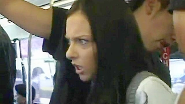 Japoneses Apalpam Morena Colegial no Ônibus em Vídeo Explícito