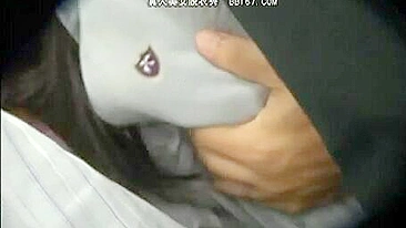 Vídeo Pornô de Apalpada em Estação de Trem Japonesa - Gata de Meia-Calça Encontra Tarado no Ônibus