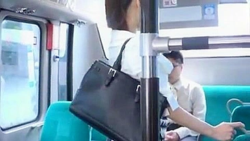 MILF Japonesa Hirose Nanami Seduz Desconhecido no Ônibus e Leva pra Casa pra Sexo Quente