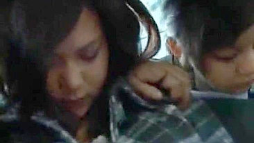 Mãe e Filha Japonesas Encontram Maníaco no Ônibus Público