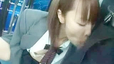 Jovem Japonesa Chupa Pau no Ônibus