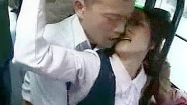 Garota Fodida no Ônibus Público, Vídeo Pornô Japonês Asiático +18