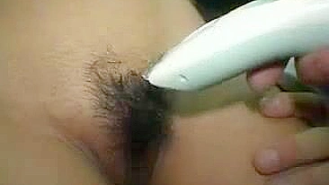 Apalpada Frenética de Colegial Tímida no Trem Lotado