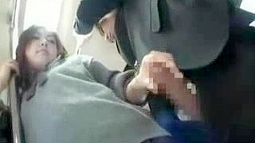 Momento Constrangedor de Novinha Japonesa no Ônibus