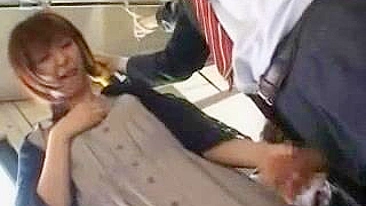 MILF Japonesa é Fodida no Ônibus
