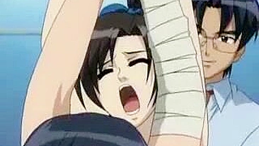 Duas Lésbicas Dividem Pau Real e de Brinquedo em Cena Anime