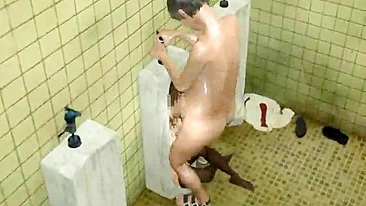 Peitos Pulando em Foda Bruta no Banheiro - Pornô 3D