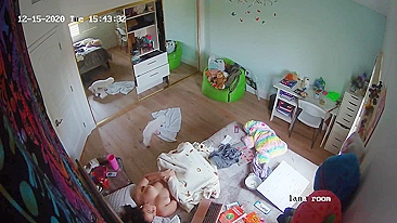 Irmãzinha Espiada se Masturbando! Sessão Solo Viraliza