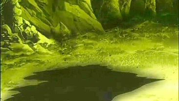 Anime Apertada por Tentáculos ao Ser Pega no Flagra