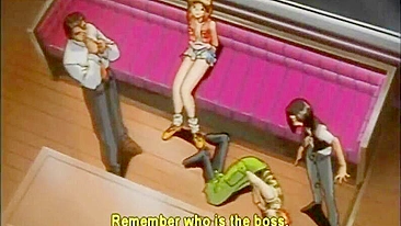 Fetiche de Piercing no Mamilo - Foda de Quatro com Garota Hentai