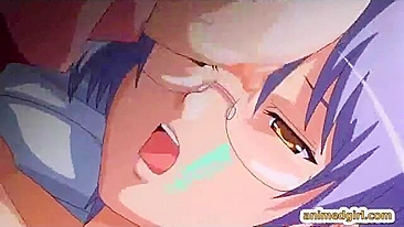 Enfermeira Hentai em Trio Arrombada por Travesti