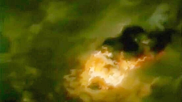 Garota Hentai Leva de Quatro ao Ar Livre Quente