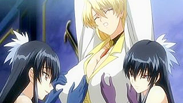 Acorrentada em Ménage Hentai com Peitos Gigantes Apertados