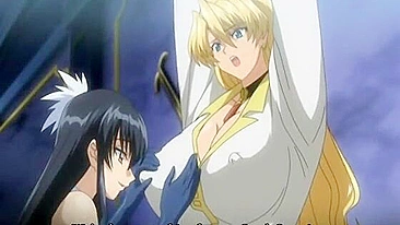 Acorrentada em Ménage Hentai com Peitos Gigantes Apertados