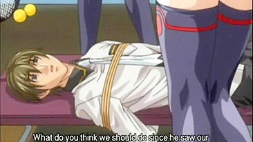 Cara Hentai Amarrado Monta no Pau de Anime Peituda