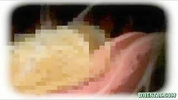 Libere Seus Desejos com Hentai de Maiô Peituda Dedando!