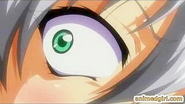 Garota Hentai Leva Injeção de Enema e Chupa Pau de Travesti