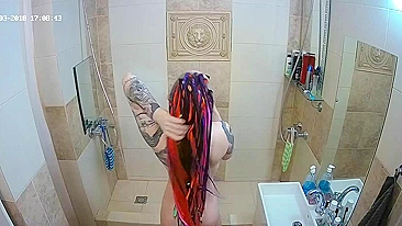 A mais nova irmã pega que temos é uma ruiva pálida cheia de tatuagens