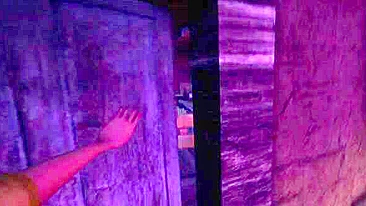 Ela adora transar em banheiros e lugares aleatórios em POV XXX