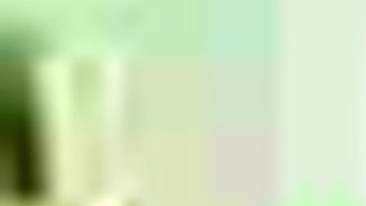 Ela se diverte muito provocando em cena solo quente