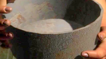 Garota de cabelo longo curte o sexo maneiro com tesão total