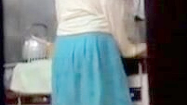 Vídeo clandestino de japinha safada se masturbando pra câmera. (Sem censura)