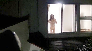 Vídeo XXX sem censura de japinha safada se masturbando. (Punheta)