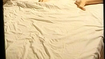 Esse vídeo proibido da minha esposa japonesa se masturbando vai te deixar louco.