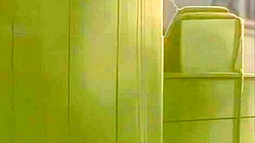 Chicote e prazer hentai com loira safada que precisa de paus duros