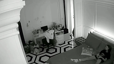 Câmera escondida de masturbação! Filmagem secreta mostra irmã se dando prazer