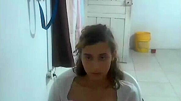 Porra, que habilidade! Ela se masturbando em webcam hackeada
