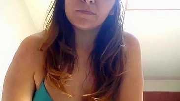 Brincadeira solo vadia! A arte da masturbação em webcam hackeada