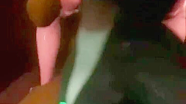 Paixão e prazer se misturam em cena taboo com sexo hardcore