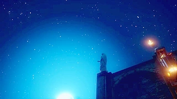 Suas tetas enormes a tornam a elfa puta perfeita que precisa de paus grandes