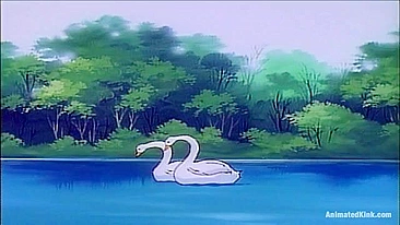 Universitária safada leva surra de pica em ménage hentai quente.