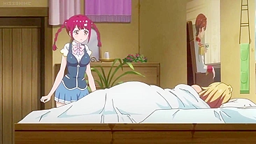 Lésbicas hentai se beijam com tesão antes de lutar com armas gigantes.