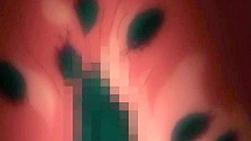 MILF hentai de pau gigante devasta a xoxota virgem da filha.