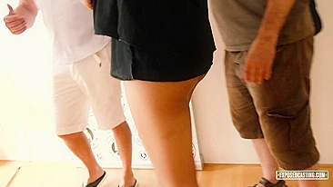 A indonésia Killa Raketa e a loira húngara Sicilia dividem o pau de David Perry no teste pornô