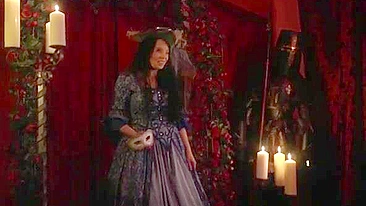 Festa underground misteriosa vira orgia aos poucos