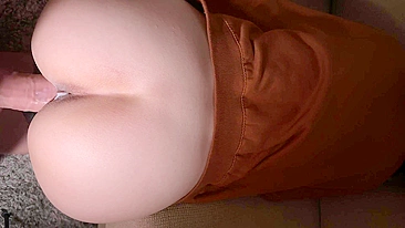 Transeei com a esposa do chefe e gozei no rabo dela em encontro secreto.