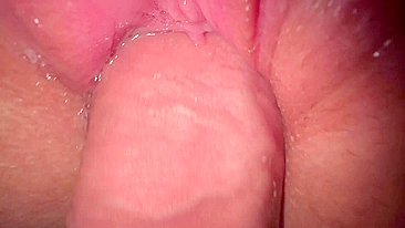 Transo com minha meia-irmã novinha e gozo na buceta dela.