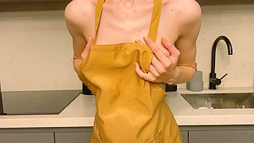 Jovem mãe mostra peitinhos pequenos naturais, pra maiores no site adulto.