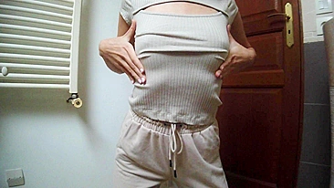 Minha vizinha quer me foder e eu tenho peitos perfeitos.