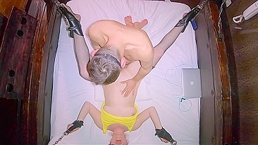 Ruiva pega se masturbando com amigo, acorrentada e fodida até gozada dentro.