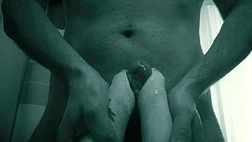 Footjob com gozada nos pés da ruiva perfeita até o orgasmo.