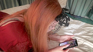 Milf ruiva esposa adora e faz boquete sensual.